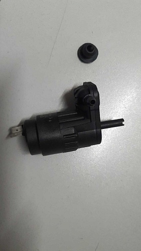 Мотор стеклоомывателя 55006330 12V (оригинал) Мотор стеклоомывателя 55006330 12V (оригинал)