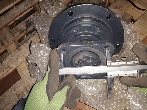 Подшипник подвесной ZL30GII-04300 (под квадратный фланец) Подшипник подвесной ZL30GII-04300 (под квадратный фланец)